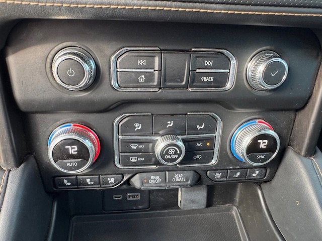 2022 GMC Yukon XL AT4