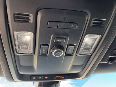 2022 GMC Yukon XL AT4