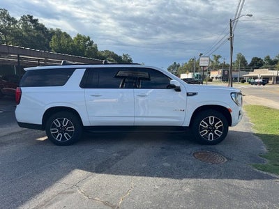 2022 GMC Yukon XL AT4