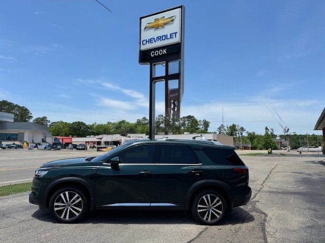 2024 Nissan Pathfinder Platinum