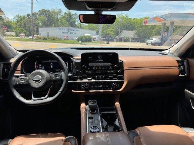 2024 Nissan Pathfinder Platinum