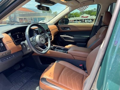 2024 Nissan Pathfinder Platinum